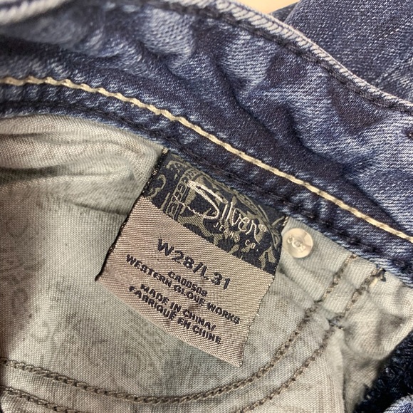 Silver Jeans | Skinny Mid Rise Aiko Jeans Pearl Embellished - Picture 8 of 9